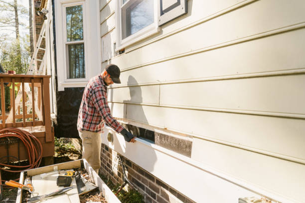 Trusted Emergency Siding Repair service in Litchfield, IL - Creative Siding